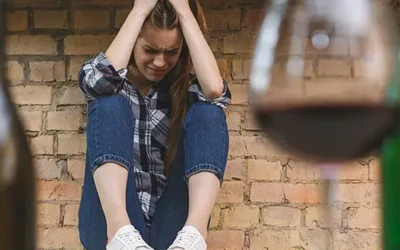 Hvornår er man alkoholiker – og hvad kan man gøre ved det?
